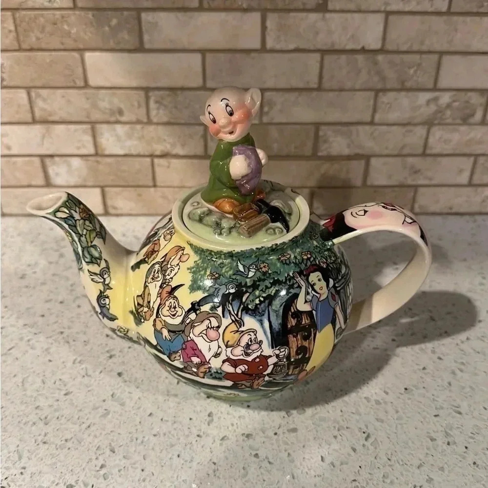 Genuine Paul Cardew‎ Collectibles Snow White teapot rare